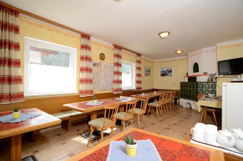 Hotel Haus Gamsblick Umhausen Esterno foto